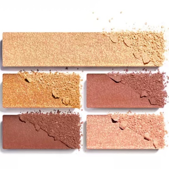 Chanel LES BEIGES Healthy Glow Natural Eyeshadow Palette in “Golden” - Picture 3 of 9